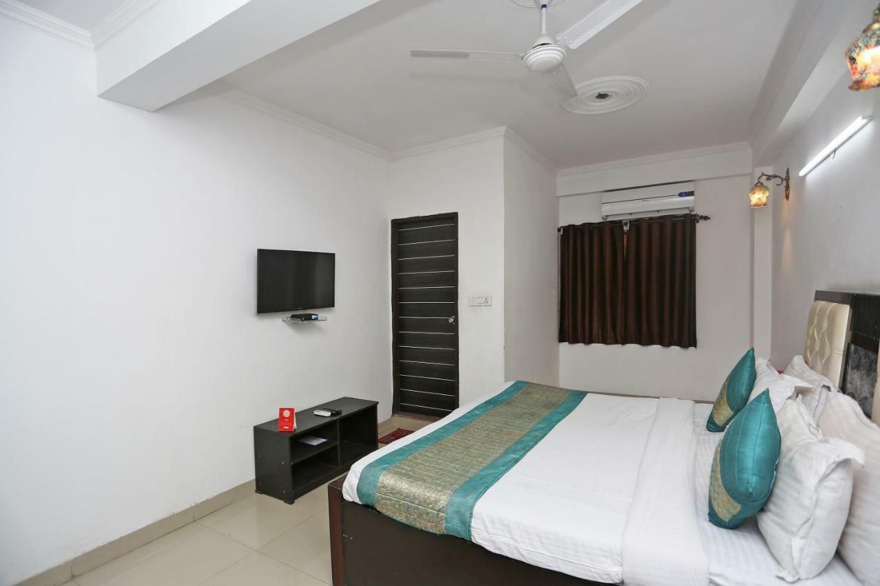 Oyo 8253 Golden Heights Otel Yeni Delhi Dış mekan fotoğraf