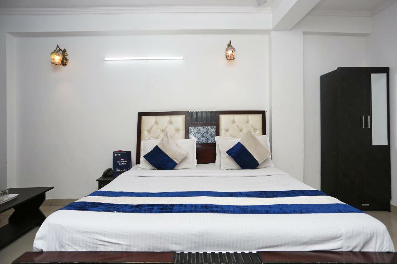 Oyo 8253 Golden Heights Otel Yeni Delhi Dış mekan fotoğraf
